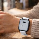 armband getragen weiß